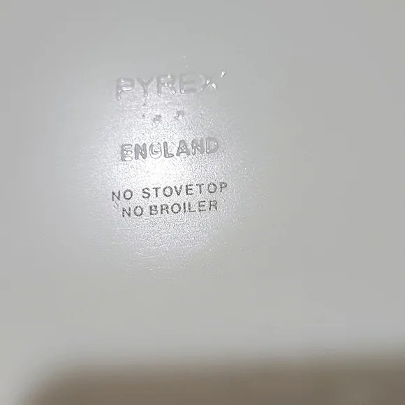 Vintage Made in England PYREX Casserole Dish Brown Floral Vine Pattern - Picture 3 of 9